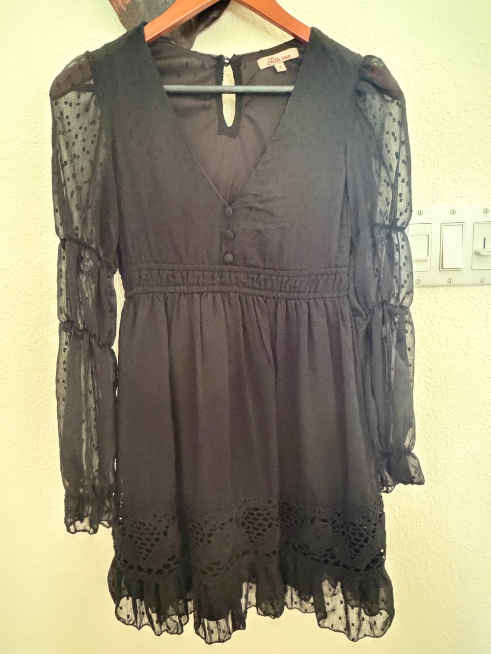 Black Sheer Sleeve V-Neck Mini Dress - Women(Unworn)